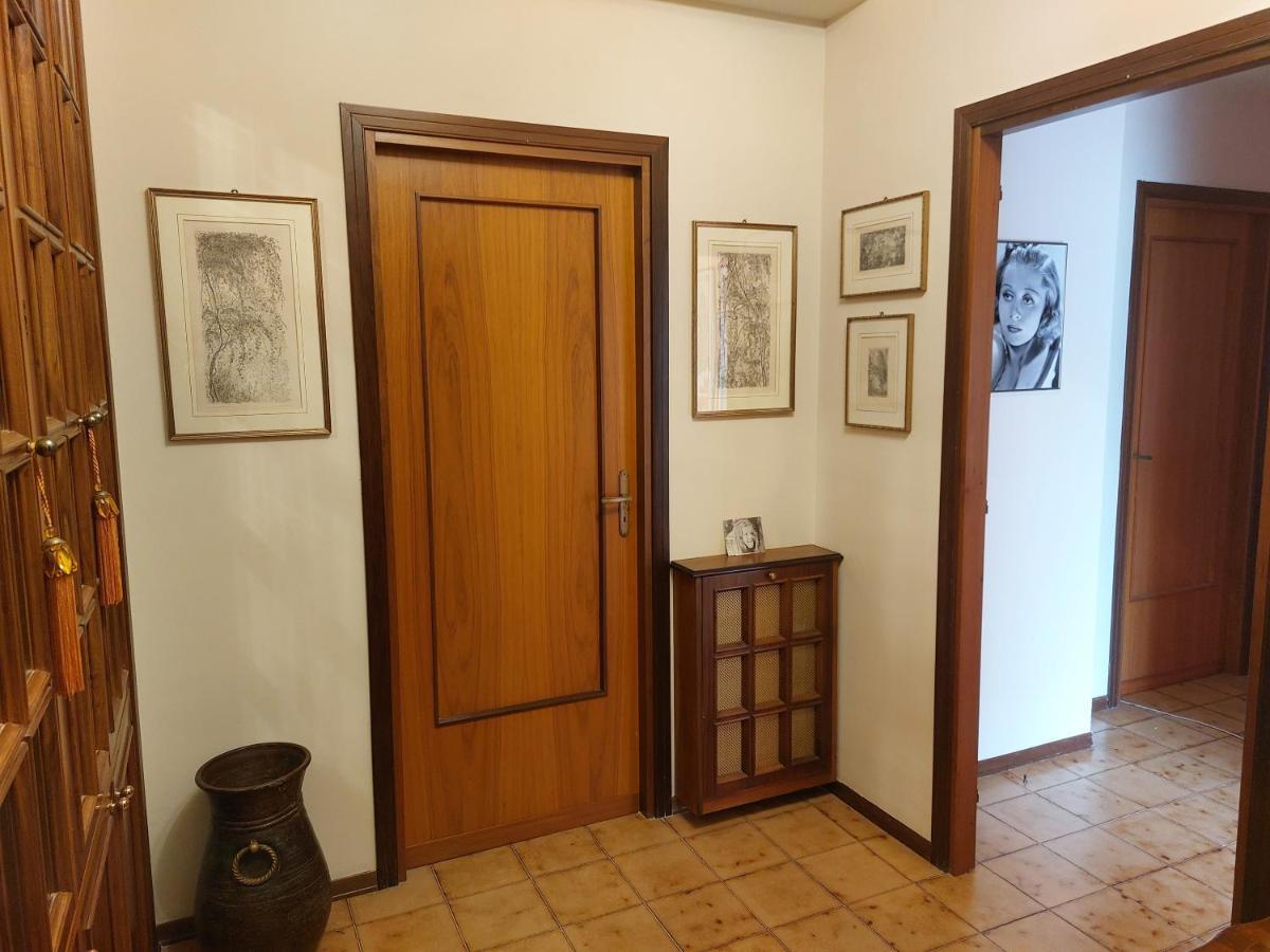 Hotel Metropolis Palermo Esterno foto